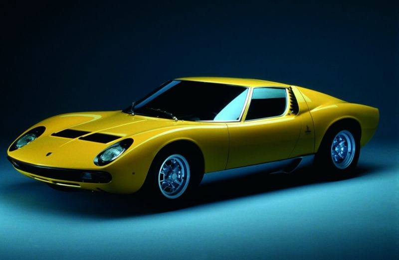 Lamborghini Miura. Толчок в мир суперкаров для Lamborghini